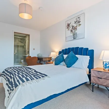 With Gym - Close To Minister * York